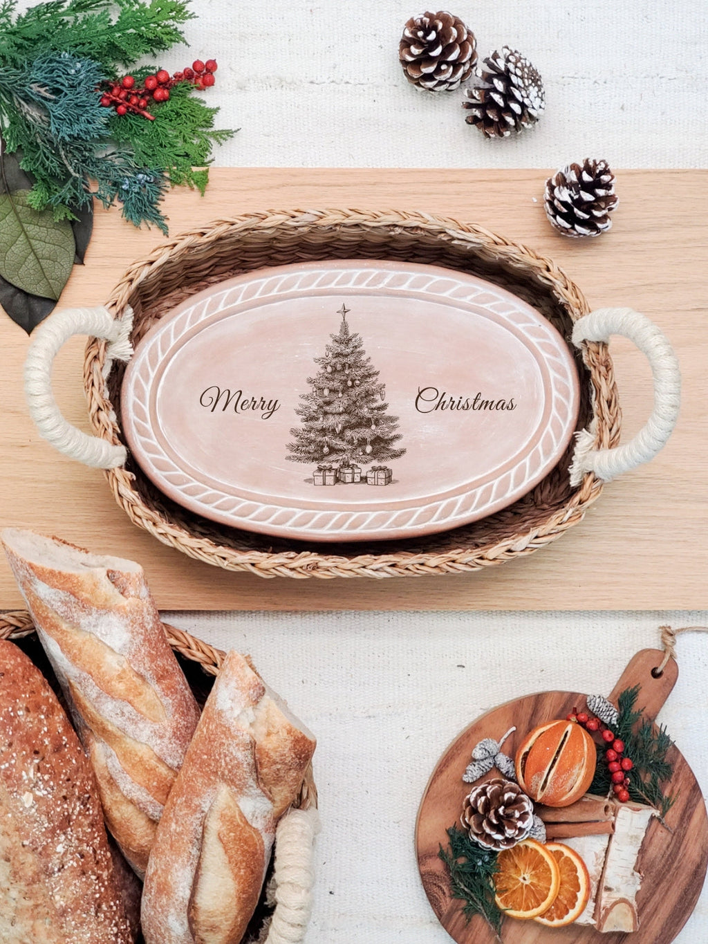 Bread Warmer & Basket - Christmas Tree Oval