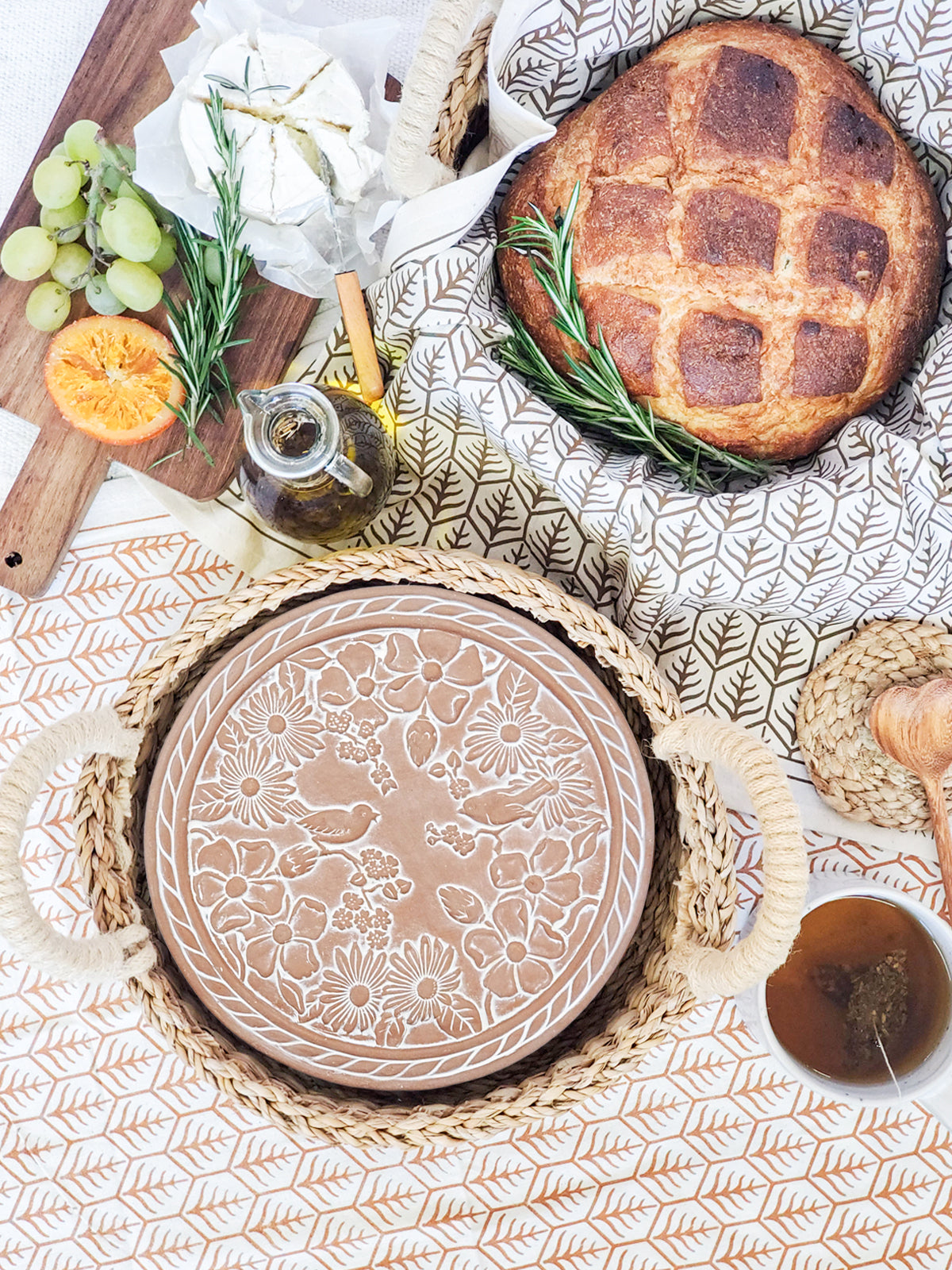 Bread Warmer & Basket - Garden Round